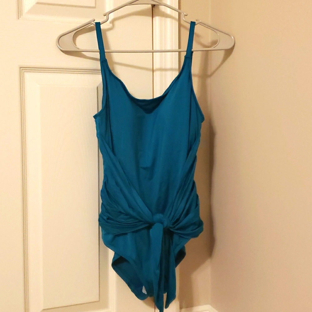 One piece swim suit